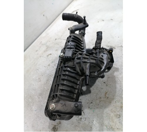 Впускной коллектор