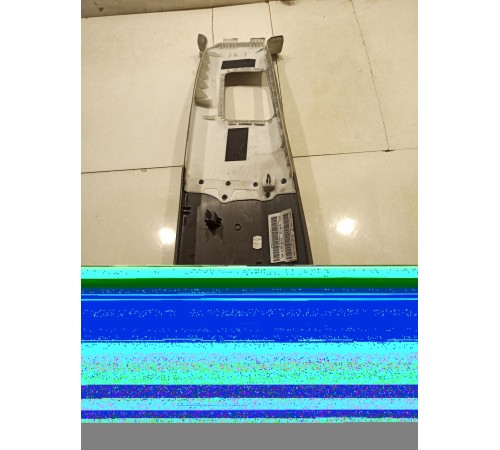 Накладка центральной стойки (верхняя правая)