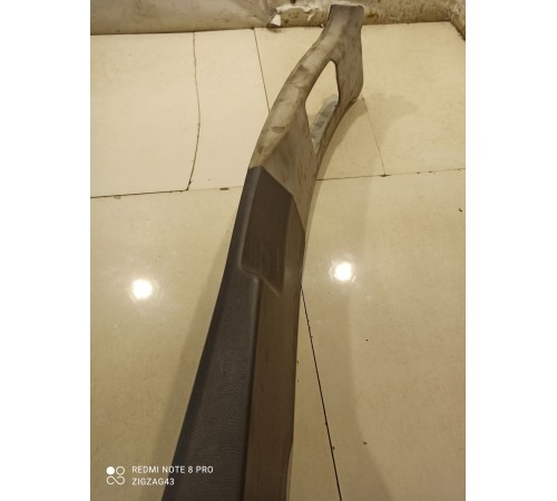 Накладка центральной стойки (верхняя правая)