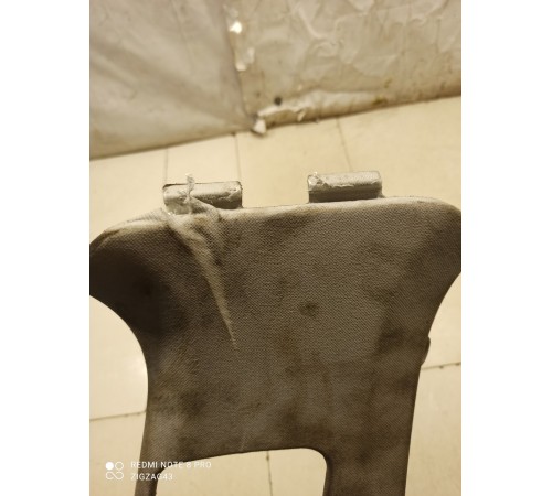 Накладка центральной стойки (верхняя правая)