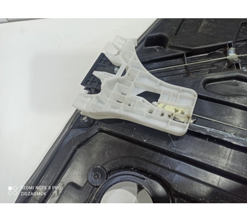 Стеклоподъёмник двери задний правый