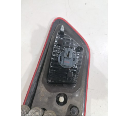 Фонарь задний правый внутренний