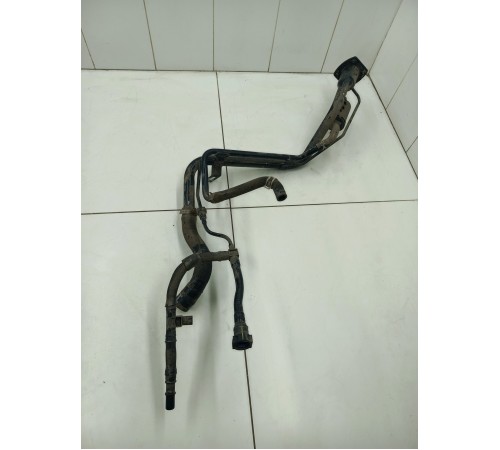 Горловина топливного бака