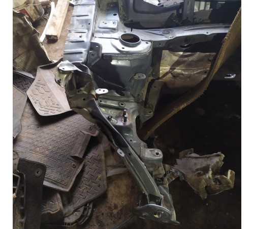 Лонжерон (передний, правый)