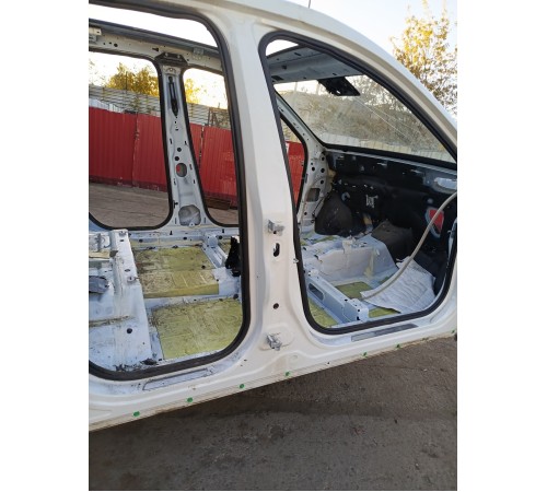 Порог со стойкой правый