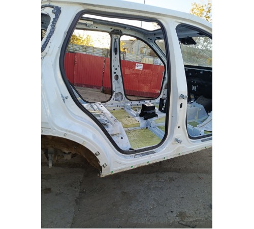 Порог со стойкой правый