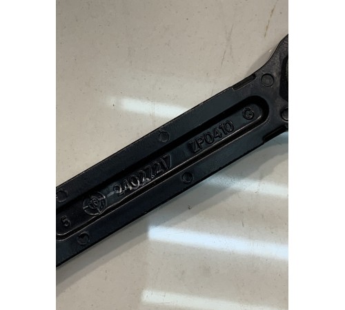 Кронштейн стеклоочистетеля