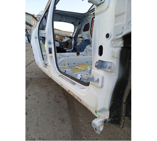 Порог со стойкой правый