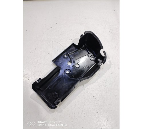 Кожух замка багажника