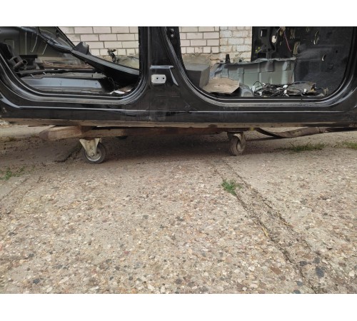 Порог с центральной стойкой (правый)