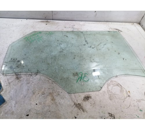 Стекло двери заднее правое