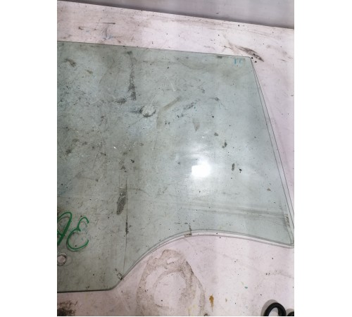 Стекло двери заднее правое