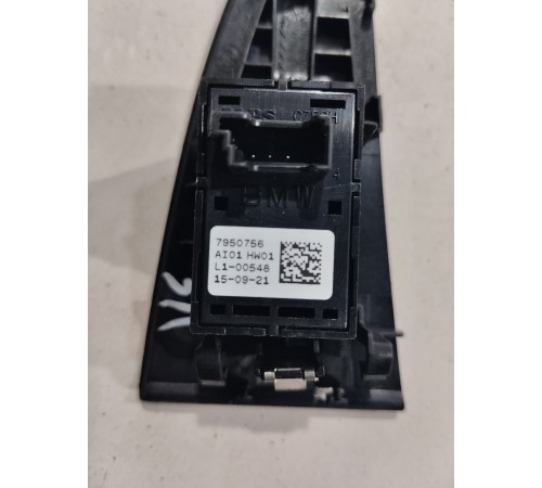 Кнопка стеклоподъемника (задняя левая)