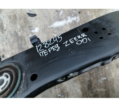 Подрамник передний