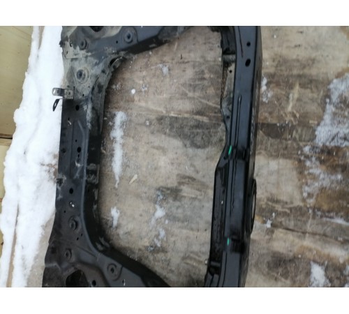 Подрамник передний