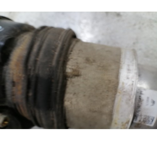 Передняя пневмостойка левая