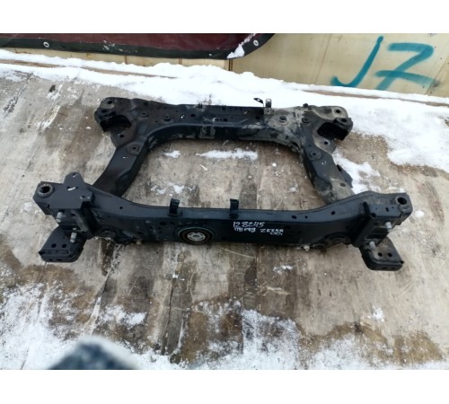 Подрамник передний