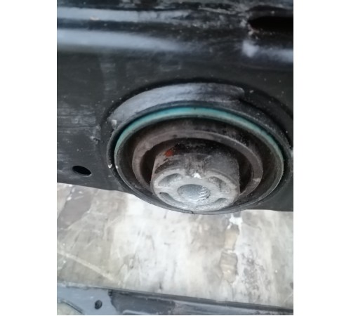 Подрамник передний