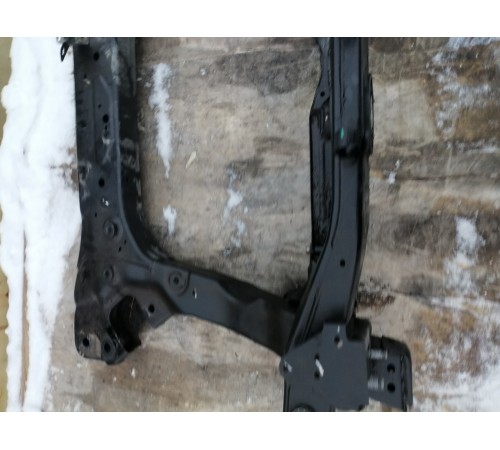 Подрамник передний