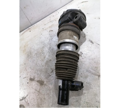 Передняя пневмостойка левая