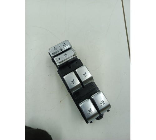 Блок управления стеклоподъемниками передний левый