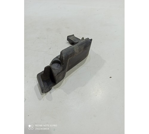 Уплотнитель капота правый