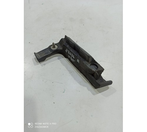 Уплотнитель капота правый