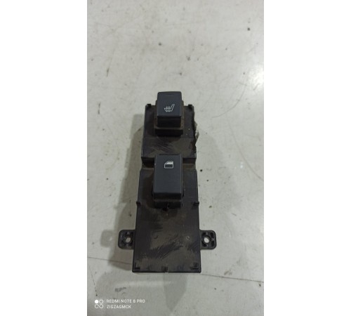 Кнопка стеклоподъемника (задняя правая)