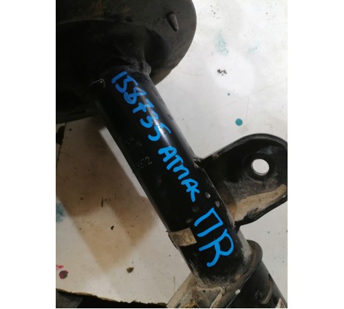 Амортизатор подвески передний правый в сборе