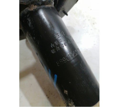 Амортизатор подвески передний правый в сборе