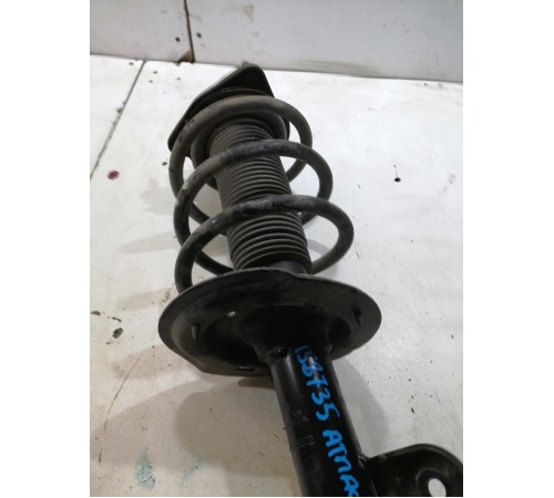 Амортизатор подвески передний правый в сборе