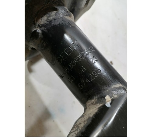 Амортизатор подвески передний правый в сборе