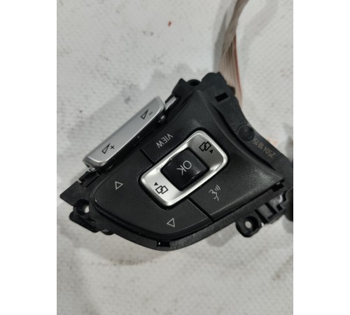 Кнопки руля многофункциональные