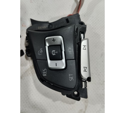 Кнопки руля многофункциональные