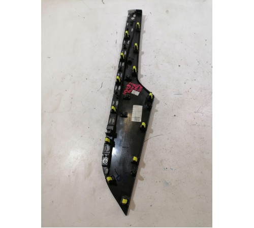 Накладка двери задней левой