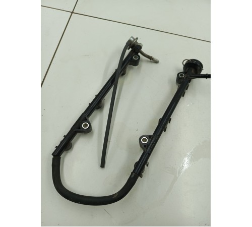 Рампа топливная с регулятором давления