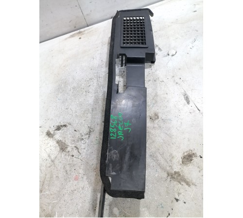 Воздуховод радиатора верхний