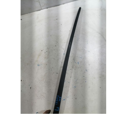 Молдинг лобового стекла левый