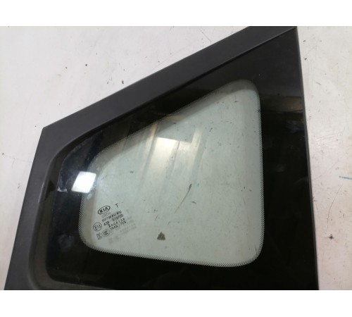 Глухое стекло , форточка задняя правая