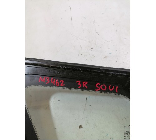 Глухое стекло , форточка задняя правая