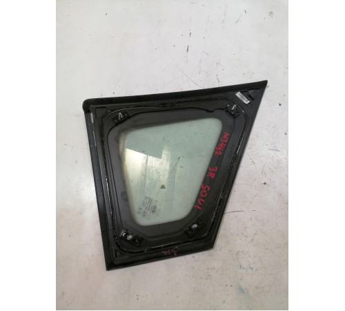 Глухое стекло , форточка задняя правая