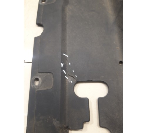 Накладка замка капота