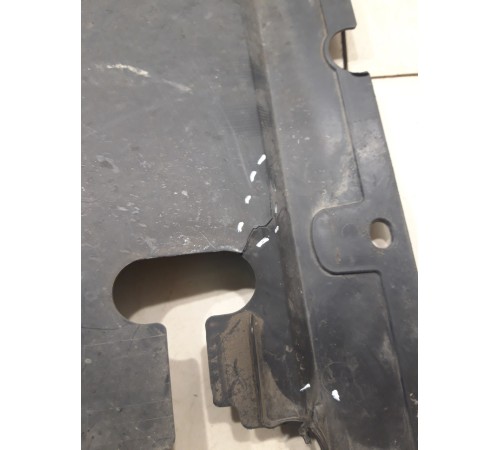 Накладка замка капота