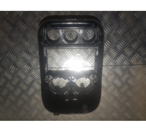 Накладка в салоне перед.