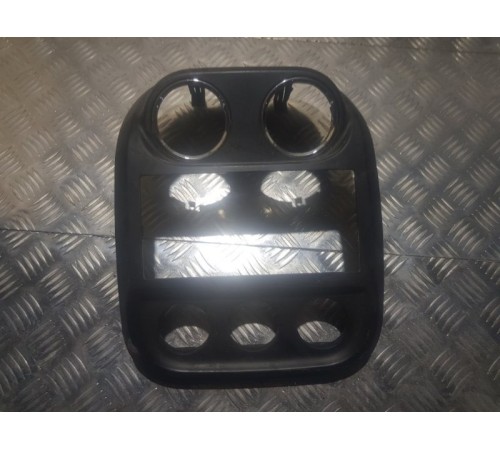 Накладка в салоне перед.