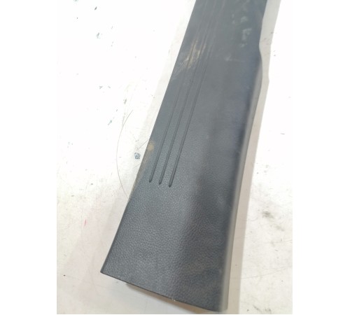 Накладка порога передняя правая