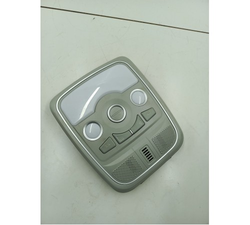 Плафон внутреннего освещения салона передний