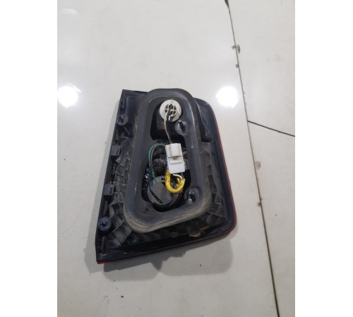 Фонарь крышки багажника левый