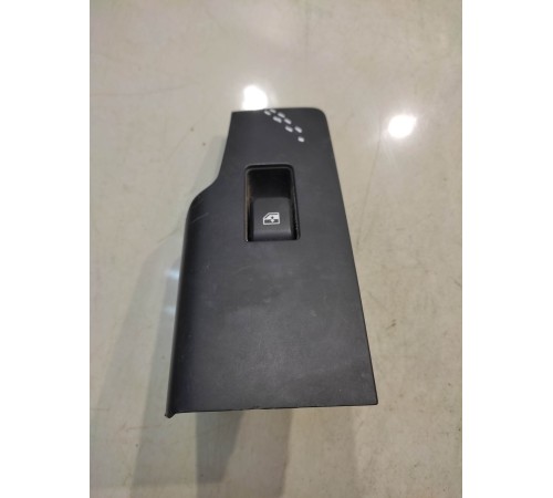 Кнопка стеклоподъемника (задняя, правая)