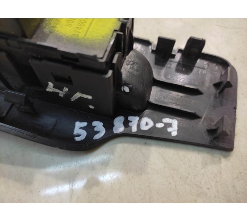 Кнопка стеклоподъемника (задняя, правая)